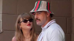 Body Language Expert Decodes Taylor Swift and Travis Kelce's Chemistry: Is it Real Love?