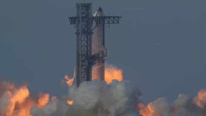 SpaceX launches tenth Starship rocket test flight successfully, advancing Mars mission plans