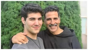 Akshay Kumar: Son Aarav Shuns Bollywood, Pursues Fashion Design Studies in London
Hoặc:
Aarav Chooses Runway Over Reels: Akshay Kumar's Son Focused on Fashion Career, Not Films