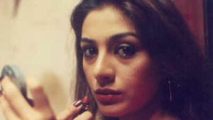 Tiêu đề: 'Chandni Bar' Sequel Announced: Tabu Classic Returns with Ajay Bahl Directing, Release Set for 2026