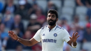 Bumrah Back in Test Arena for India vs. West Indies After Asia Cup Triumph
Hoặc:
Fresh From Asia Cup Victory, Bumrah Leads India's Test Charge Against West Indies
Hoặc:
India vs. West Indies: Bumrah Returns to Test Cricket Following Asia Cup Win
