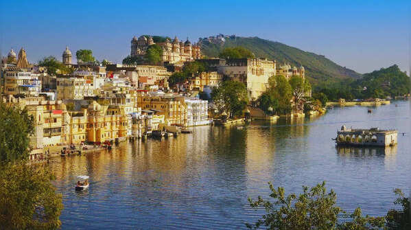 Udaipur, the City of Lakes, perfectly blends history and culture.