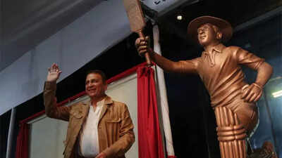 Sunil Gavaskar donates his 'lucky' Dadar Union cap from 1981 MCG win to MCA Cricket Museum