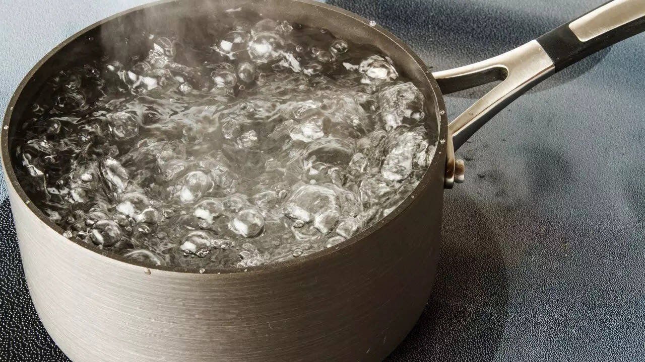 Precautions to take while using boiling water and salt