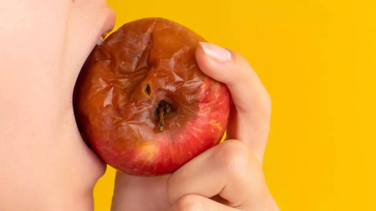 Signs an apple is no longer good to eat